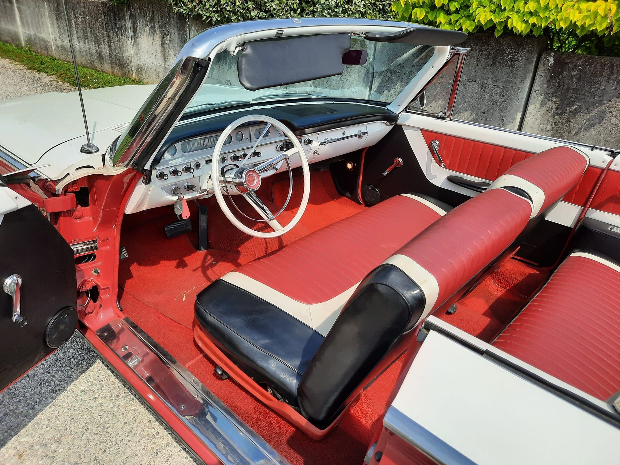 Ford Galaxie Sunliner Convertibile del 1960 9