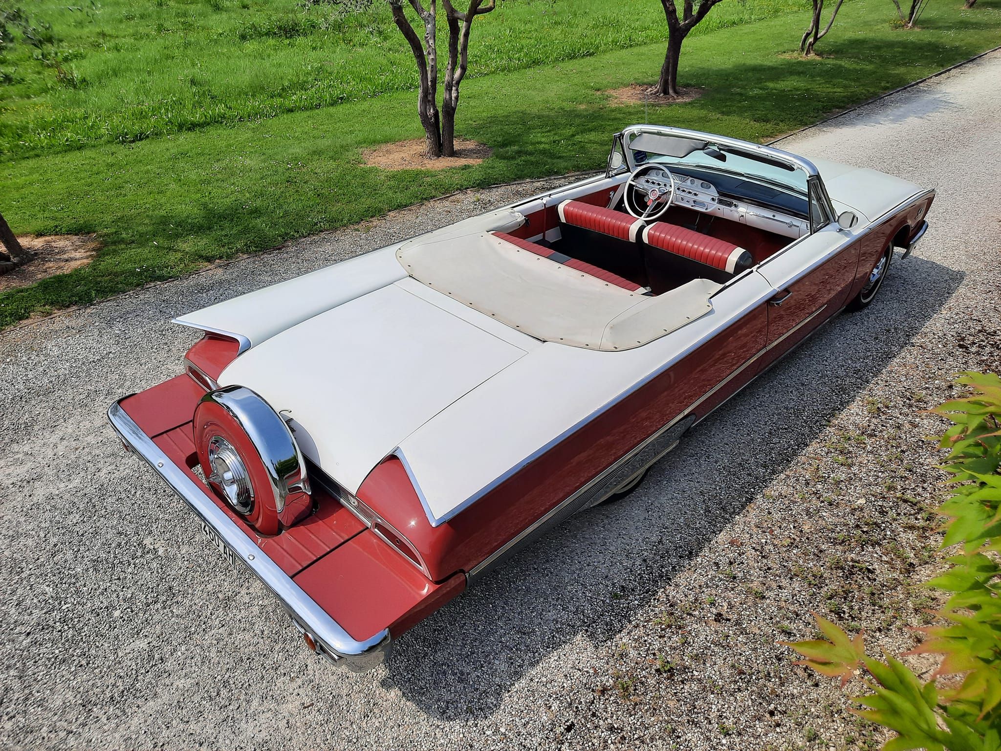 Ford Galaxie Sunliner Convertibile del 1960 14