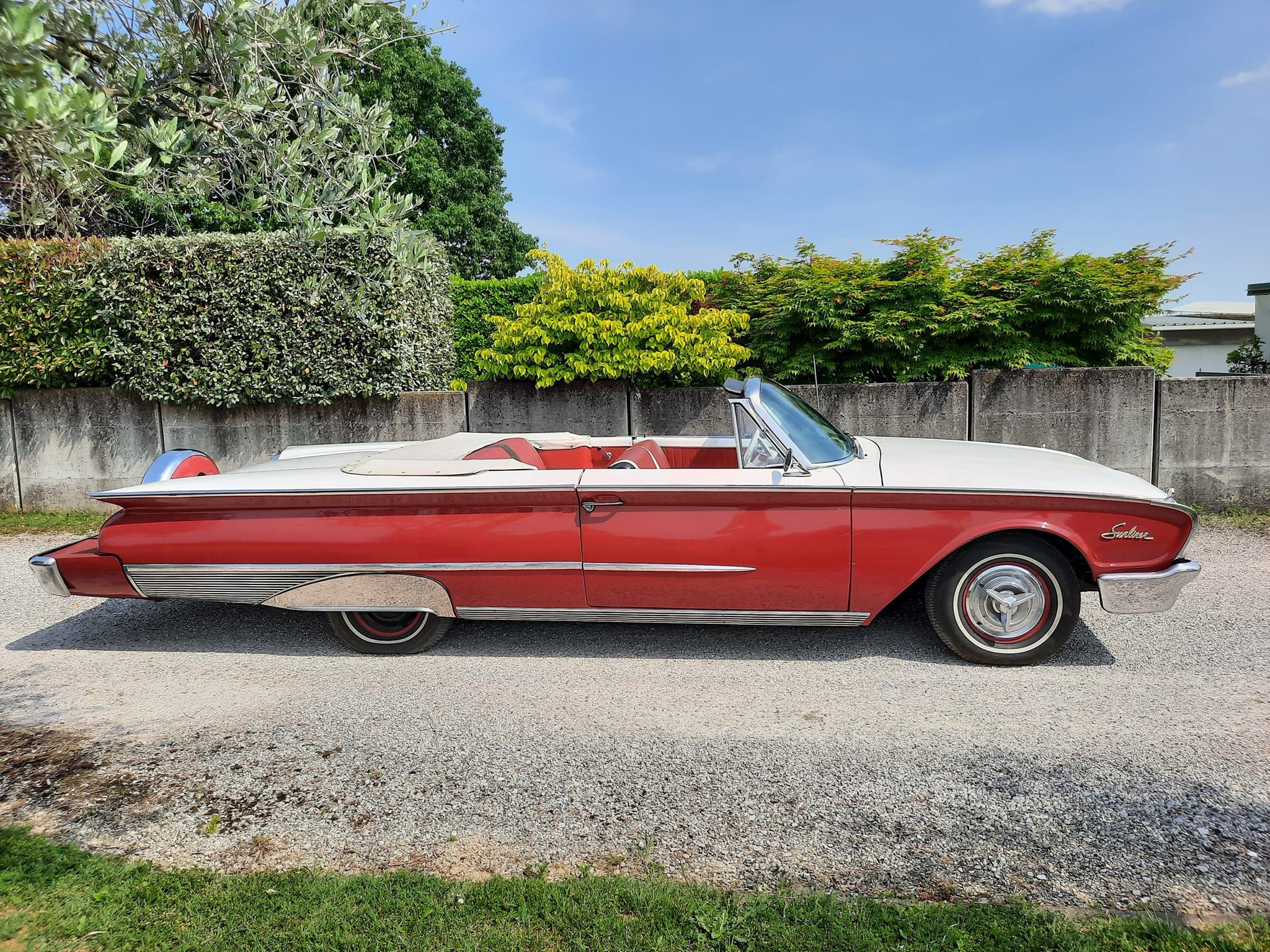 Ford Galaxie Sunliner Convertibile del 1960 21