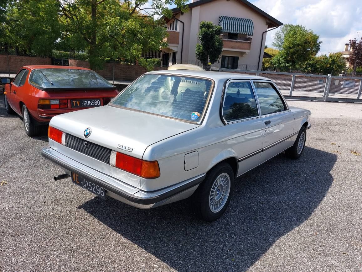 BMW 318 del 1978 (a carburatori) 8