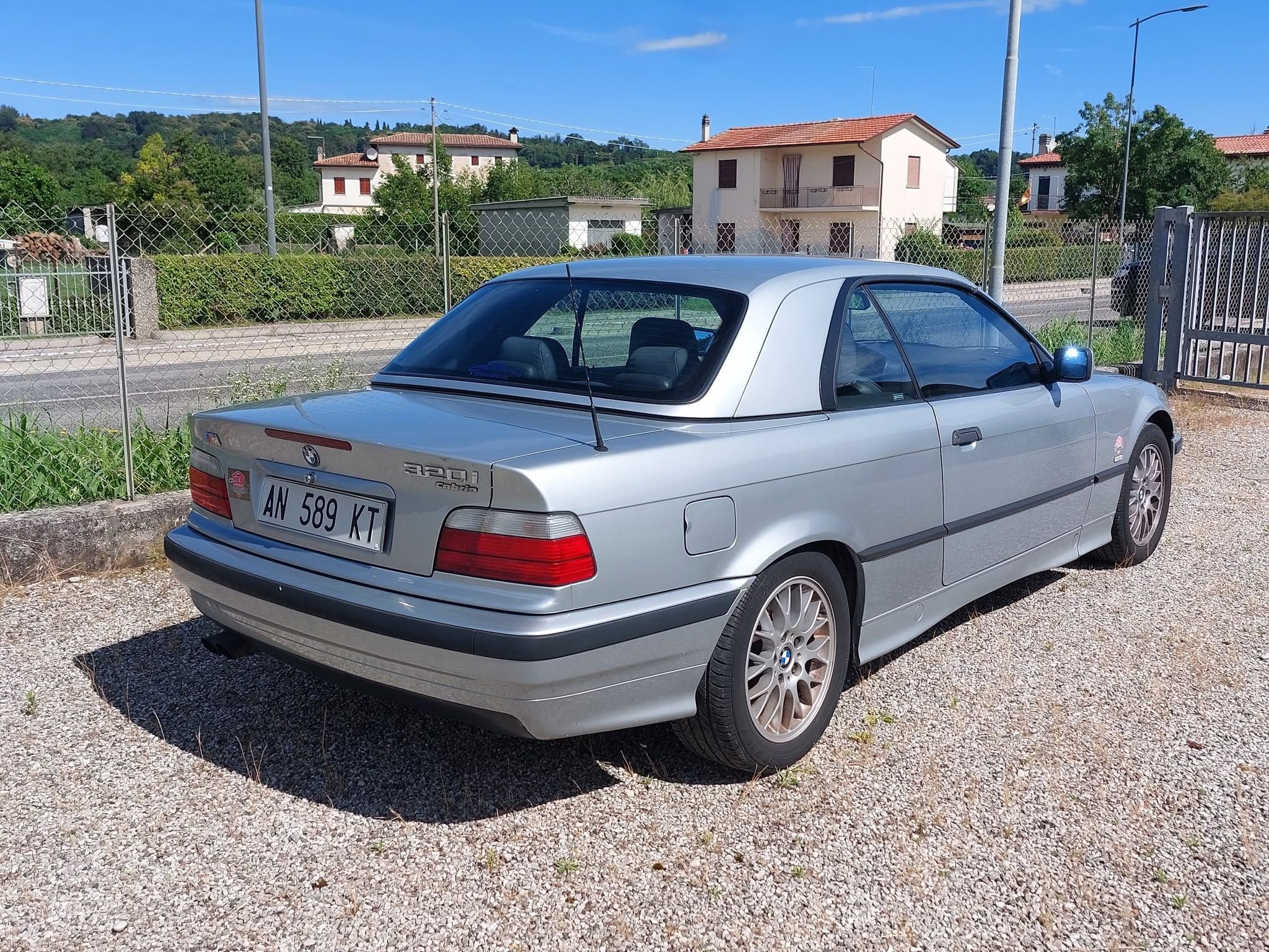 BMW 320 Cabrio del 1997 8
