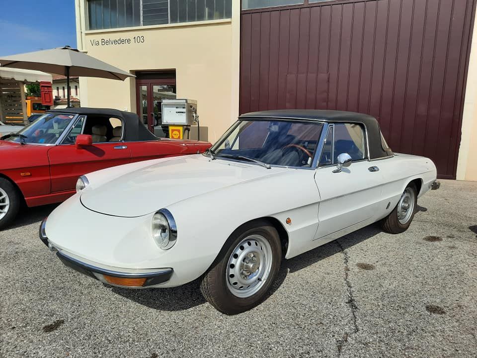 Alfa Romeo Duetto 2000 Spider Veloce del 1975 4
