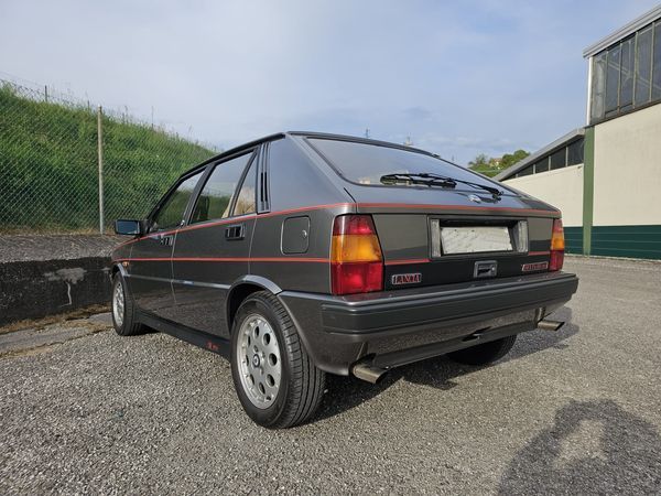 Lancia Delta 4 WD del 1987 2