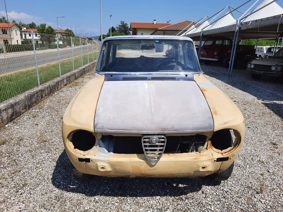 Alfa Romeo Giulia 1300 Ti del 1967 3