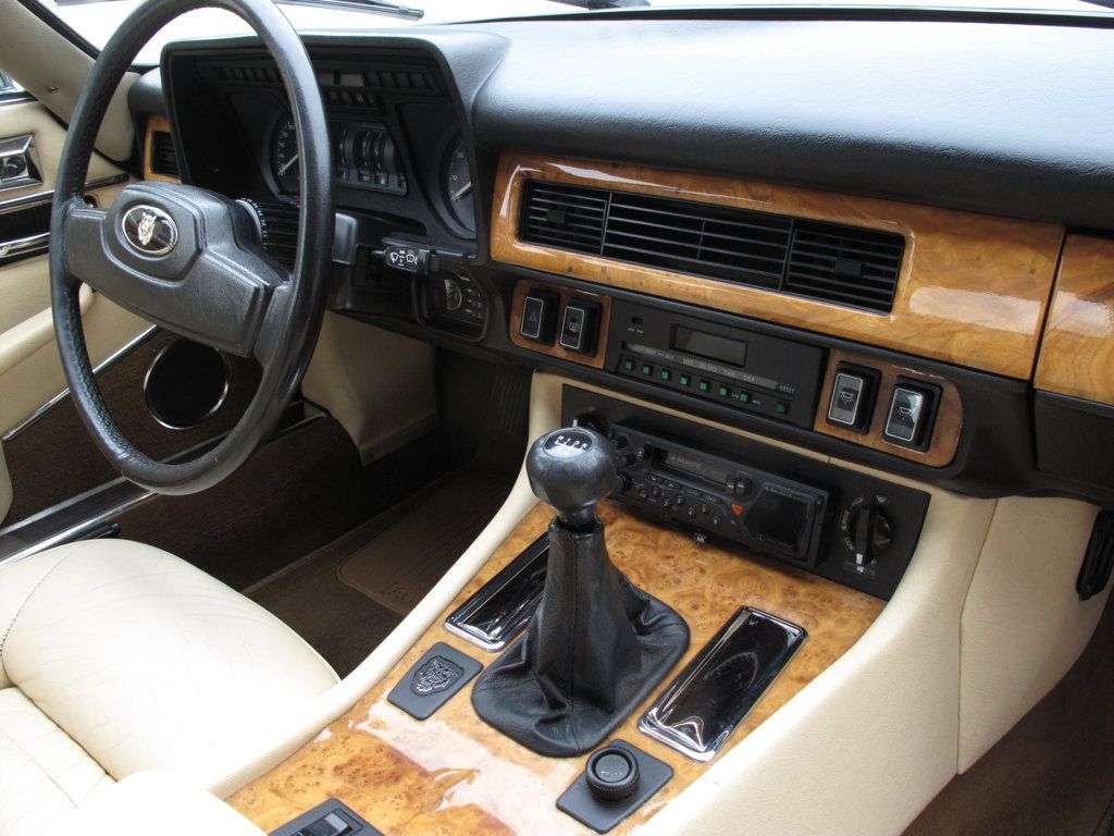 Jaguar XJS 14