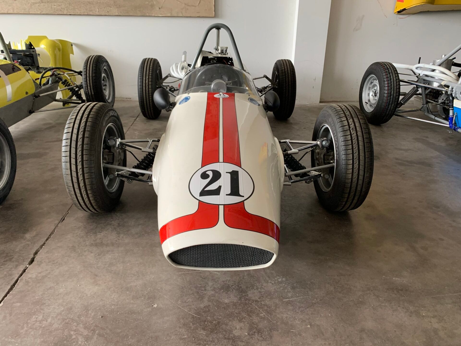 F. 850 2
