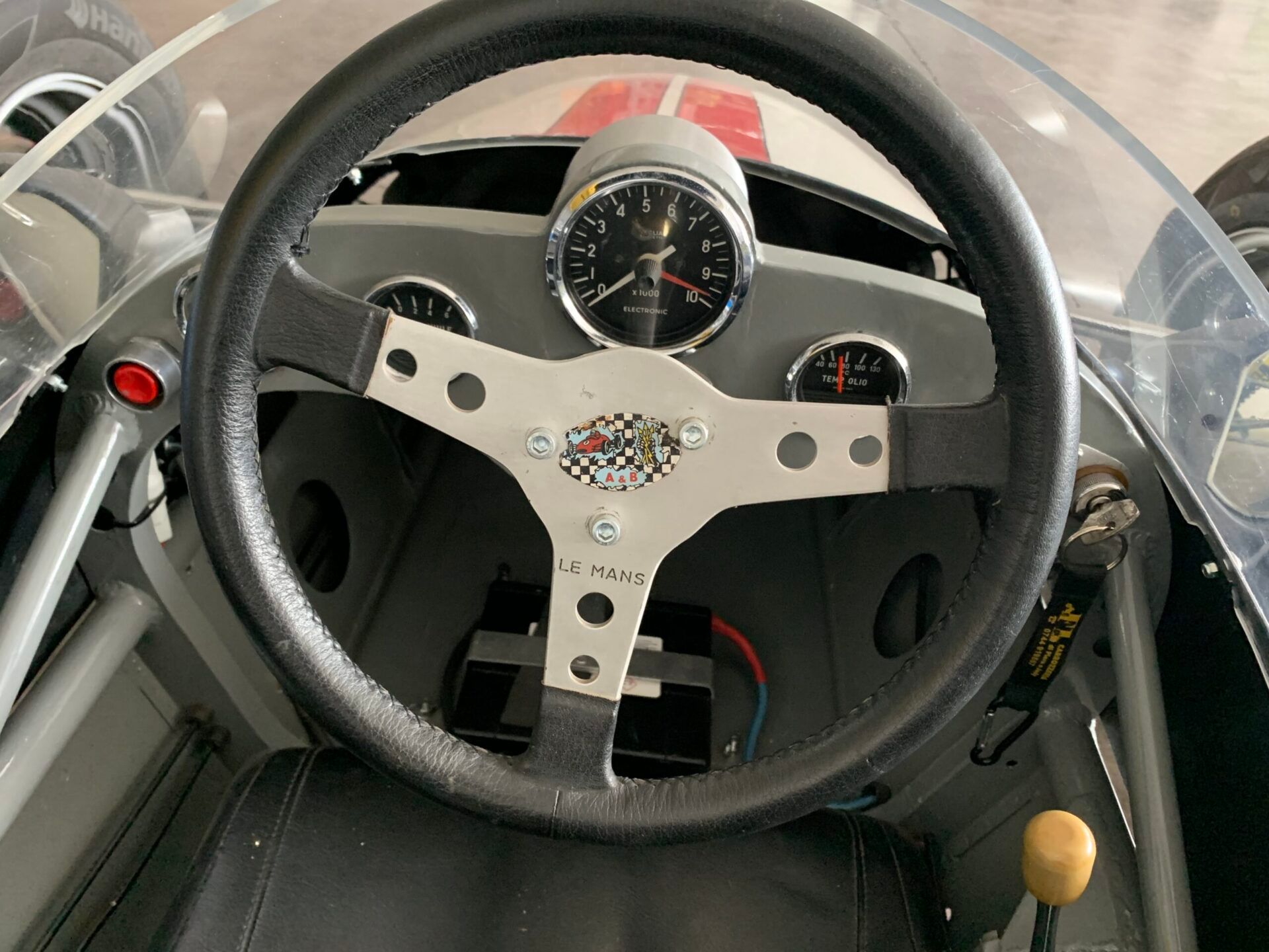 F. 850 7