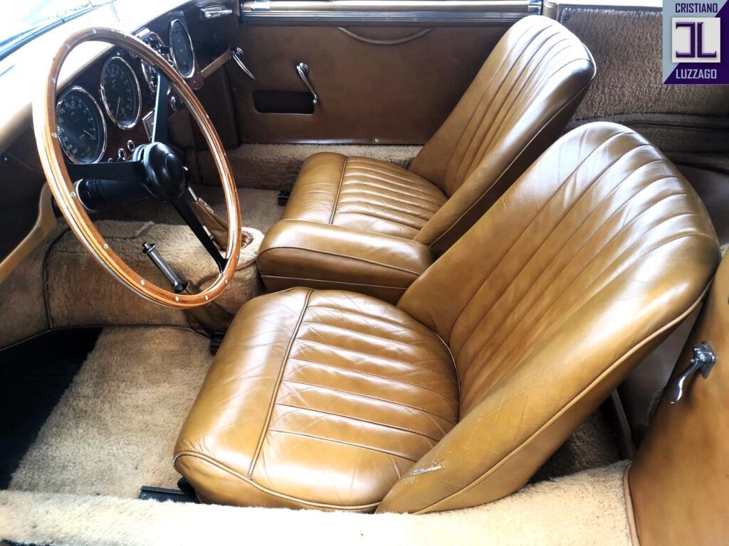 Aston Martin Db2/4 Saloon 27