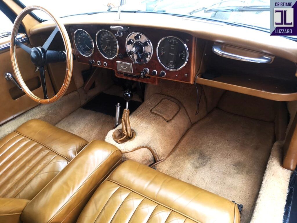 Aston Martin Db2/4 Saloon 31