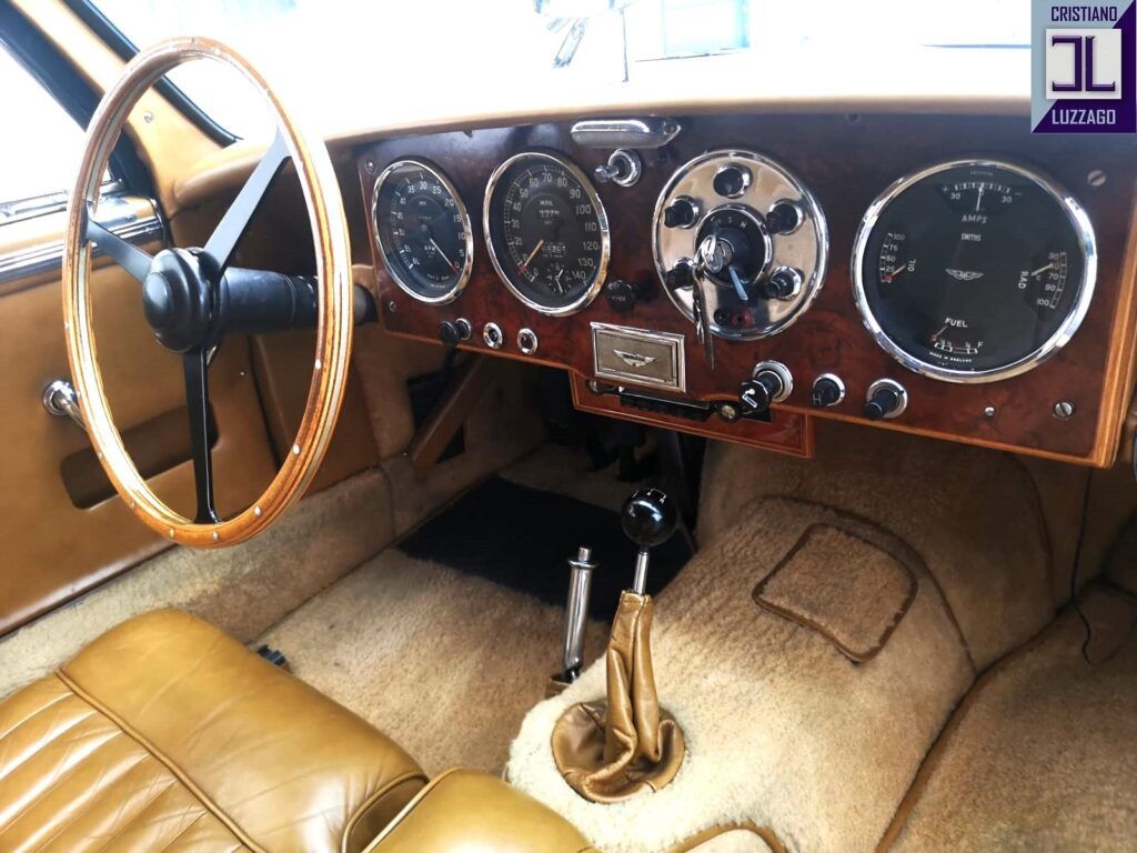 Aston Martin Db2/4 Saloon 32