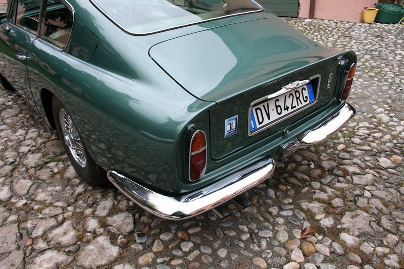 Aston Martin Db6 10