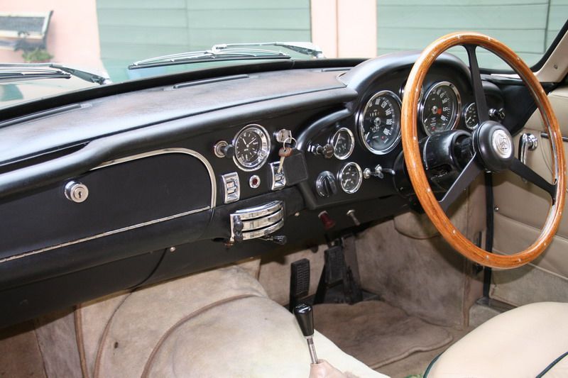 Aston Martin Db6 19