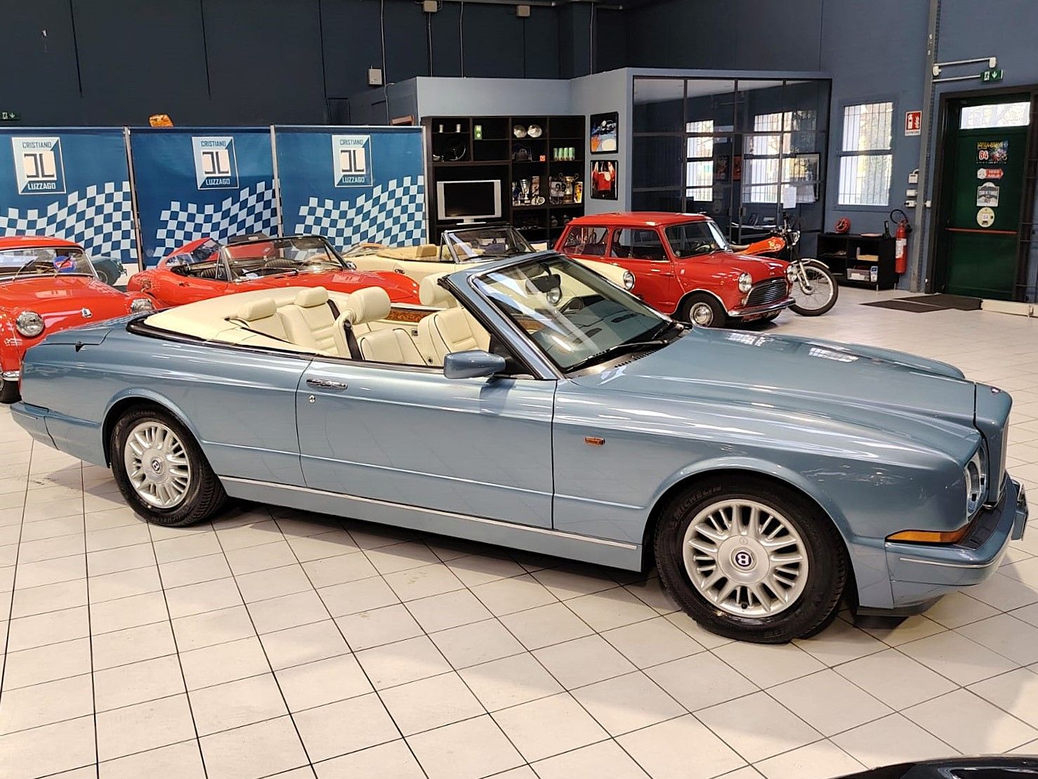 Bentley Azure 8