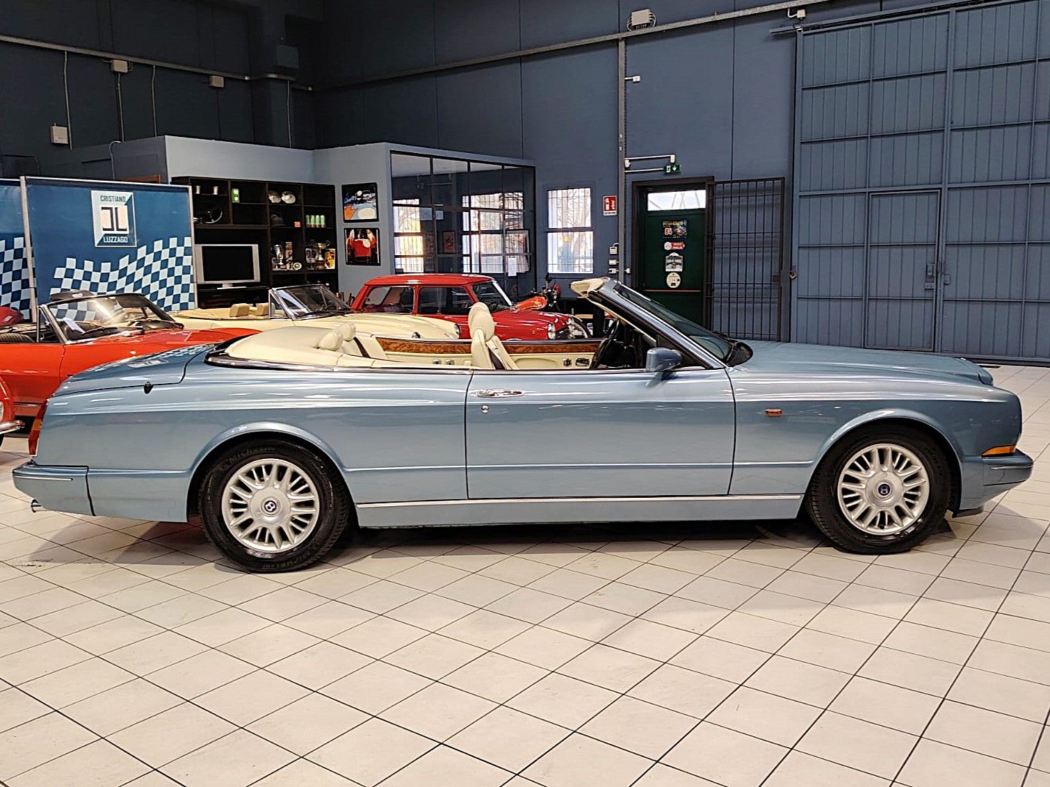 Bentley Azure 9