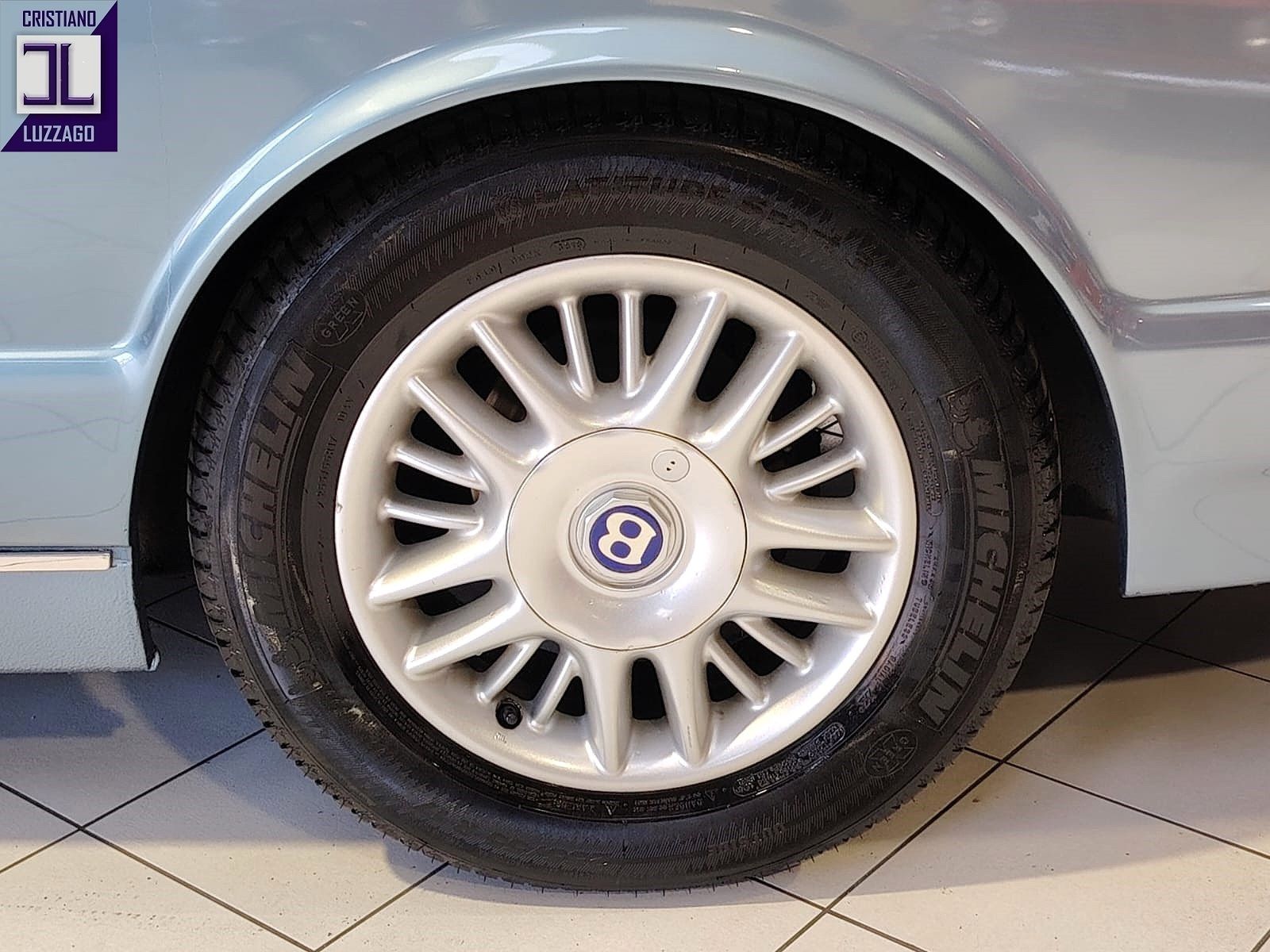 Bentley Azure 24