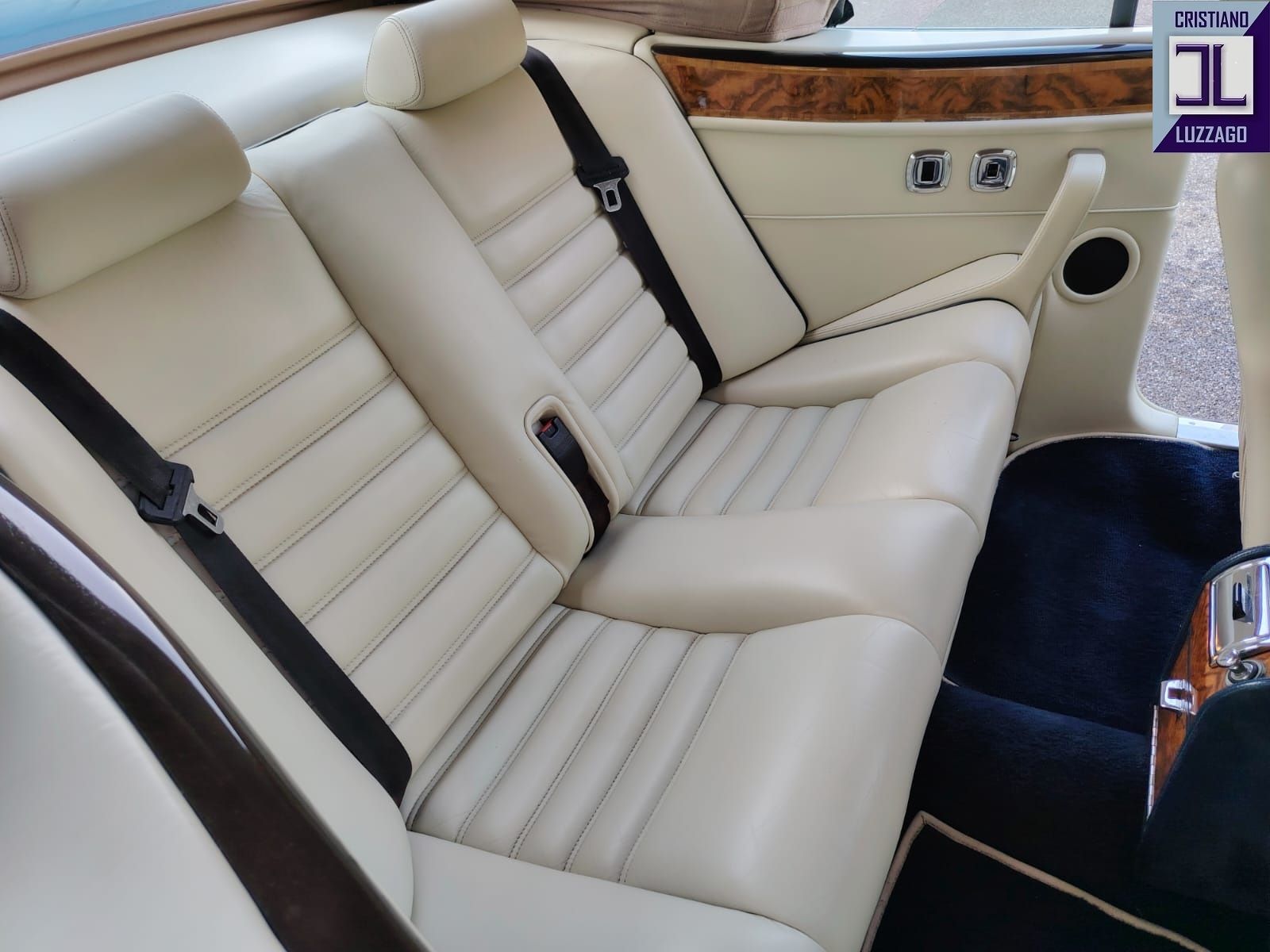 Bentley Azure 48