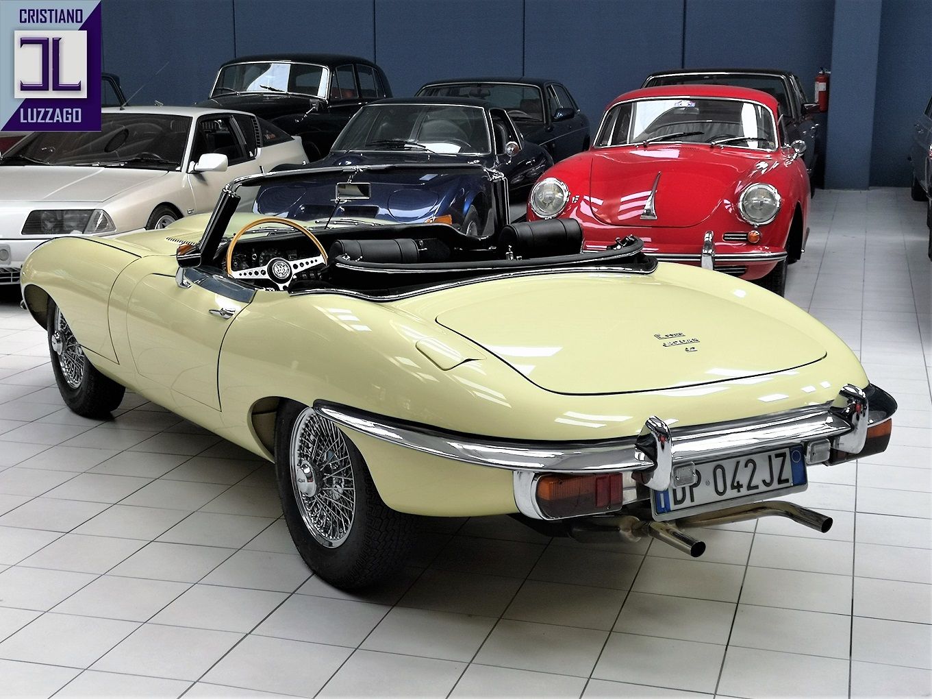 Jaguar E Type Roadster 4.200 S2 6