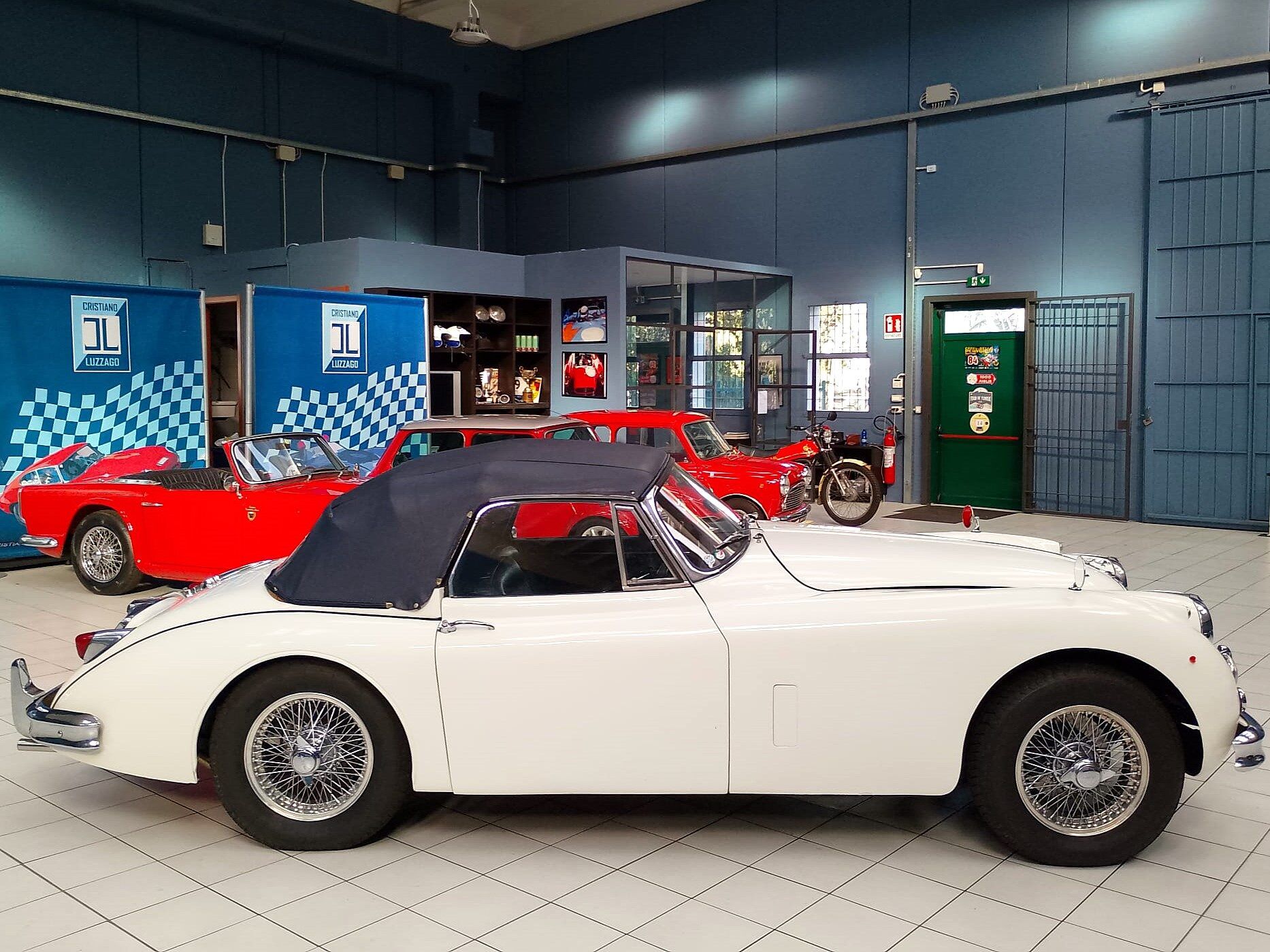 Jaguar Xk 150 3.4 Dhc Rhd Automatic 11