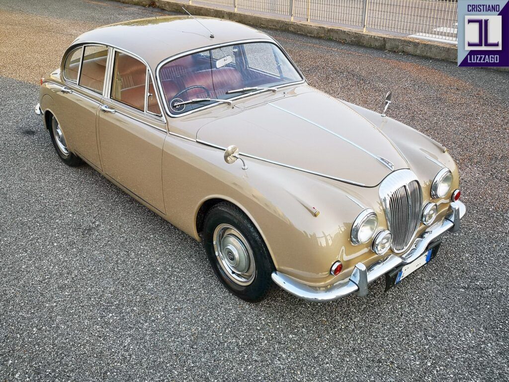 V8 Saloon 12
