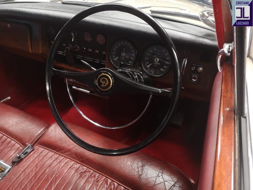 V8 Saloon 35