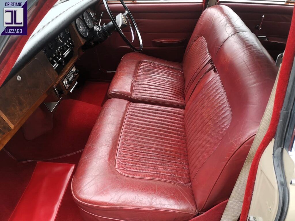 V8 Saloon 41
