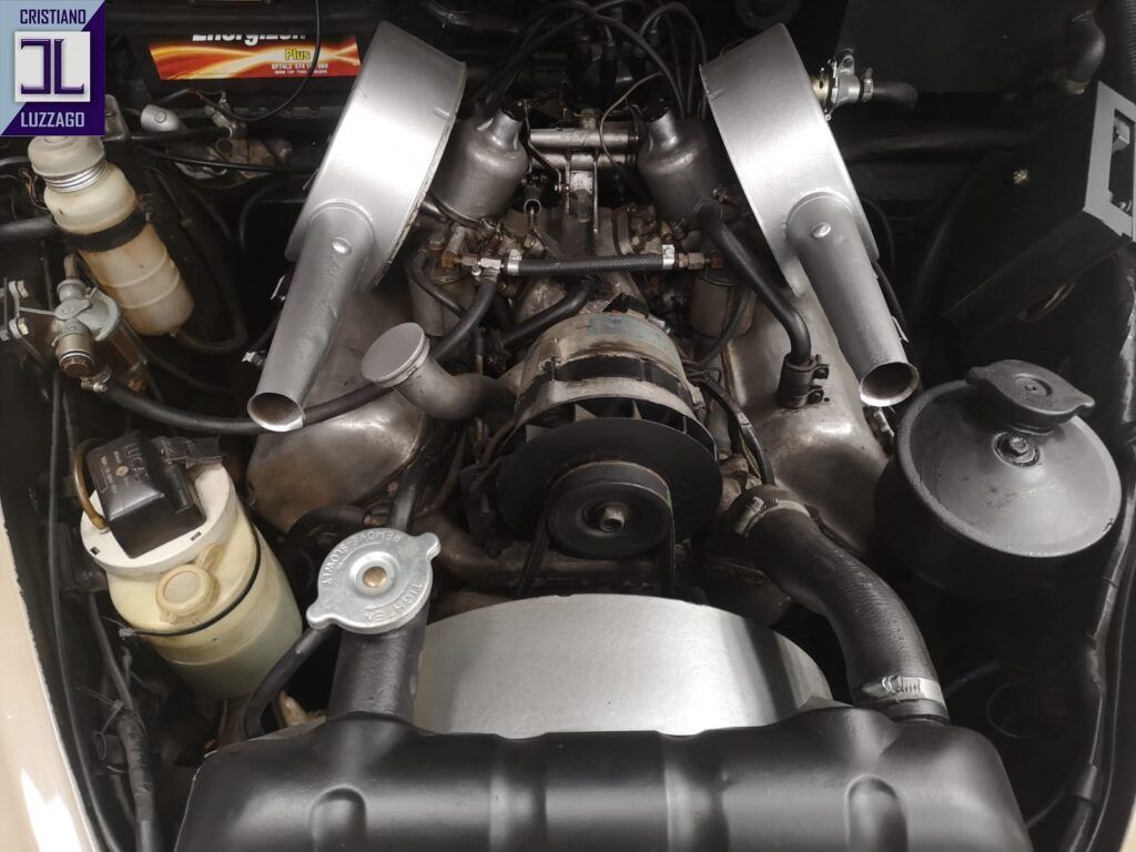 V8 Saloon 59