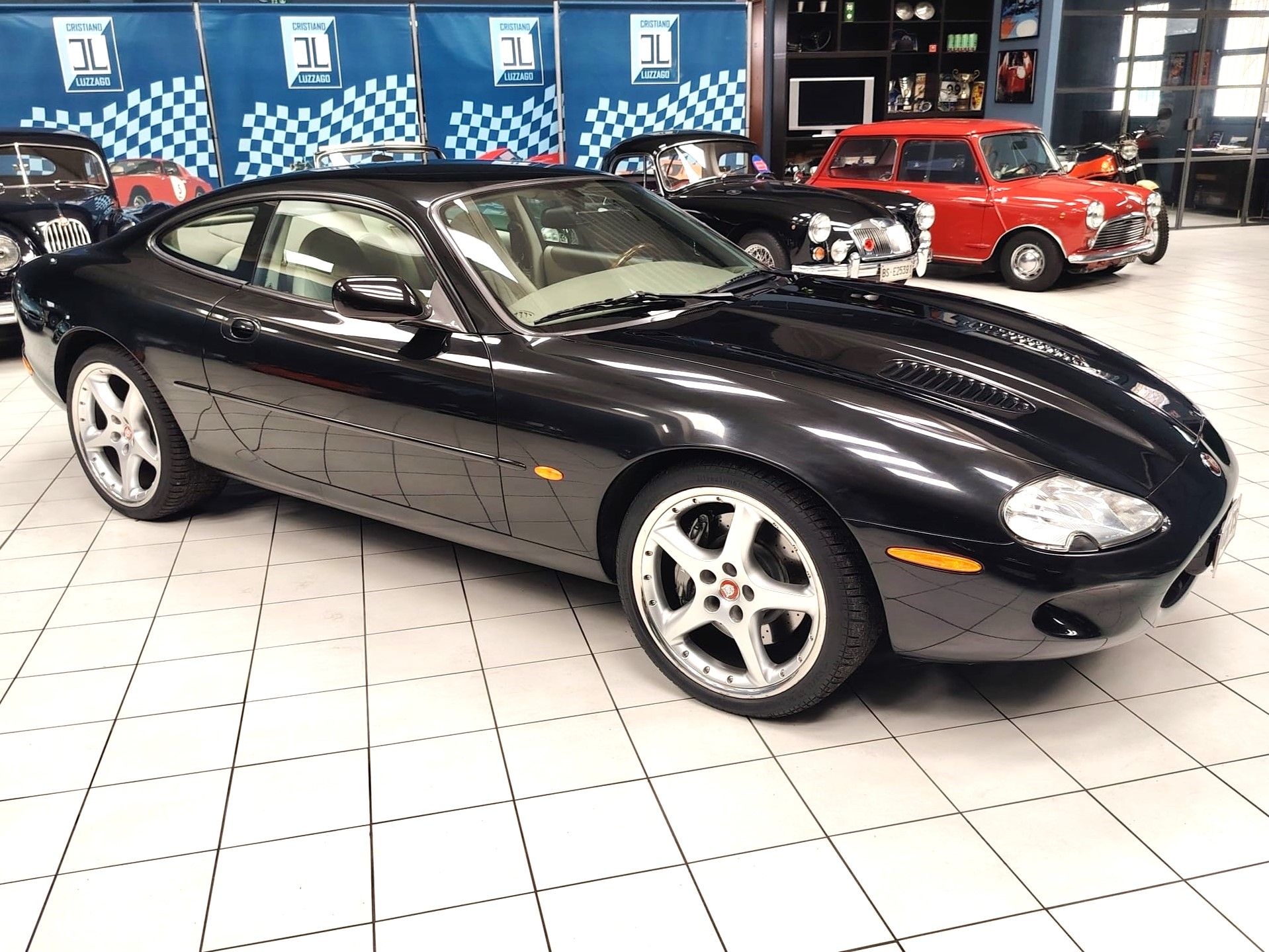 Jaguar Xk R Coupe 9