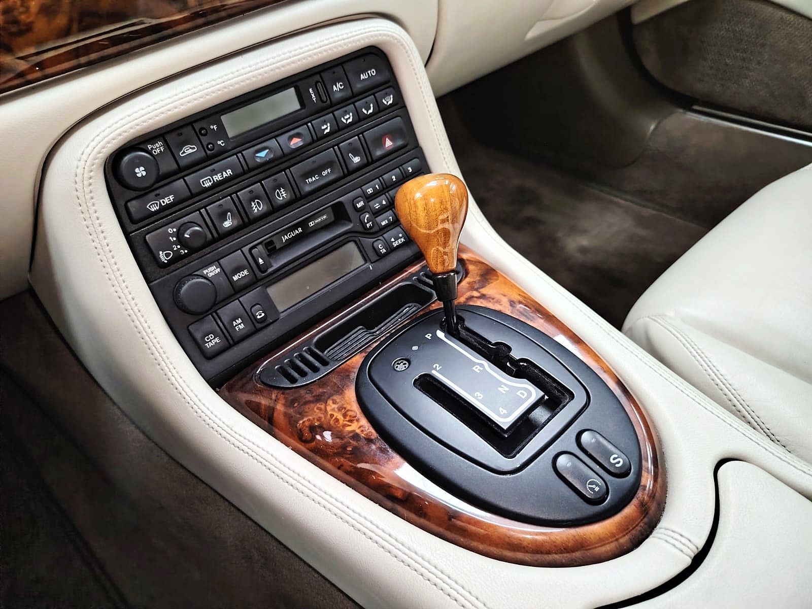 Jaguar Xk R Coupe 31