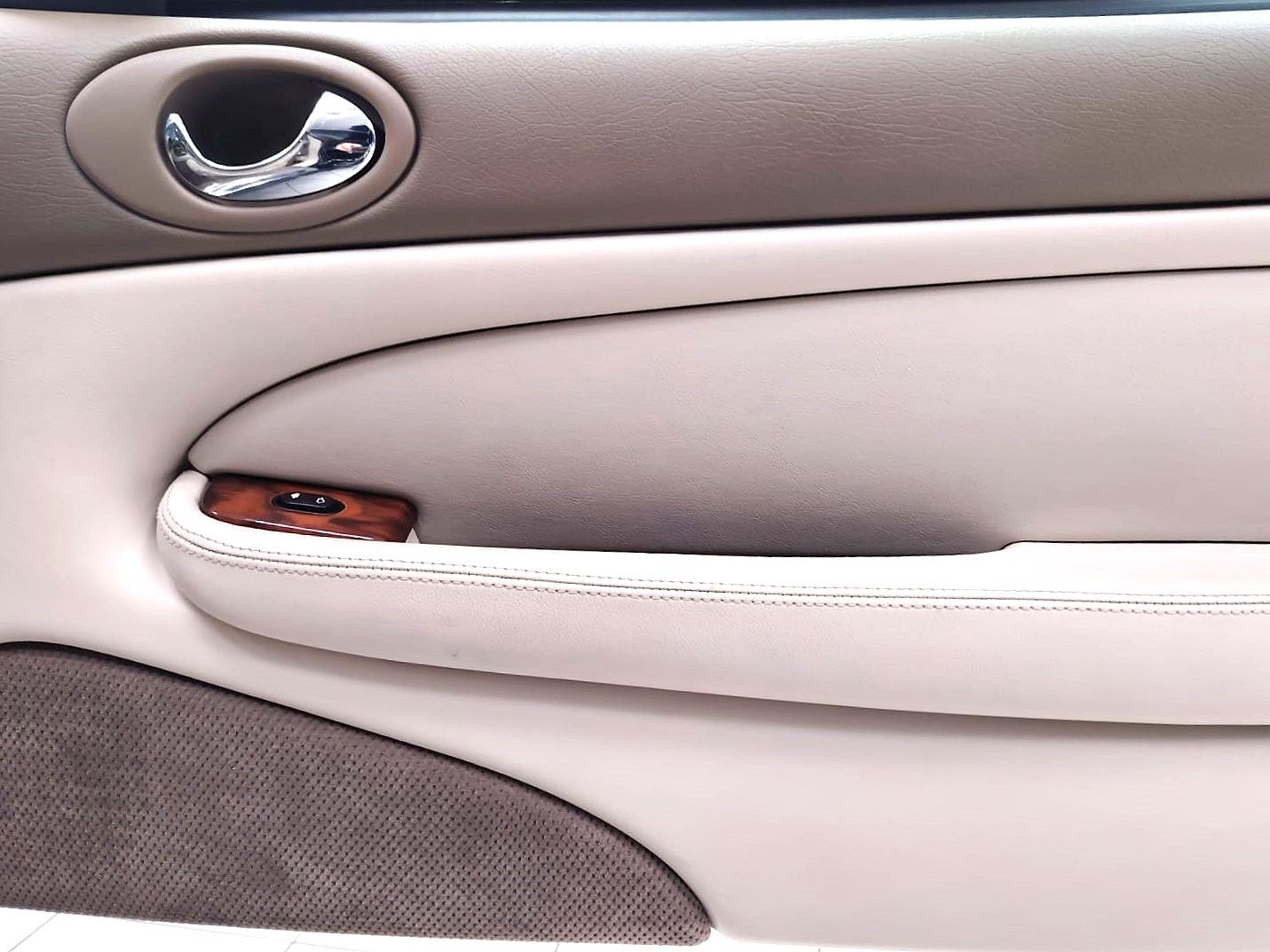 Jaguar Xk R Coupe 51