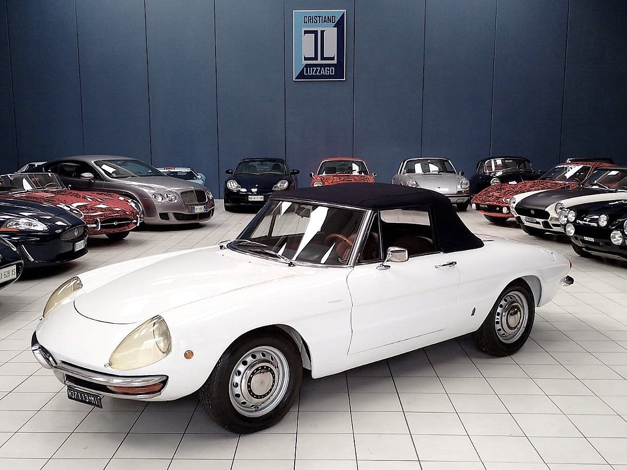 Alfa Romeo 1750 Spider Veloce 49