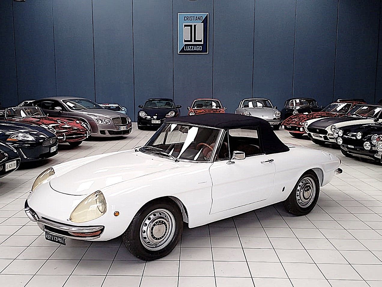 Alfa Romeo 1750 Spider Veloce 2