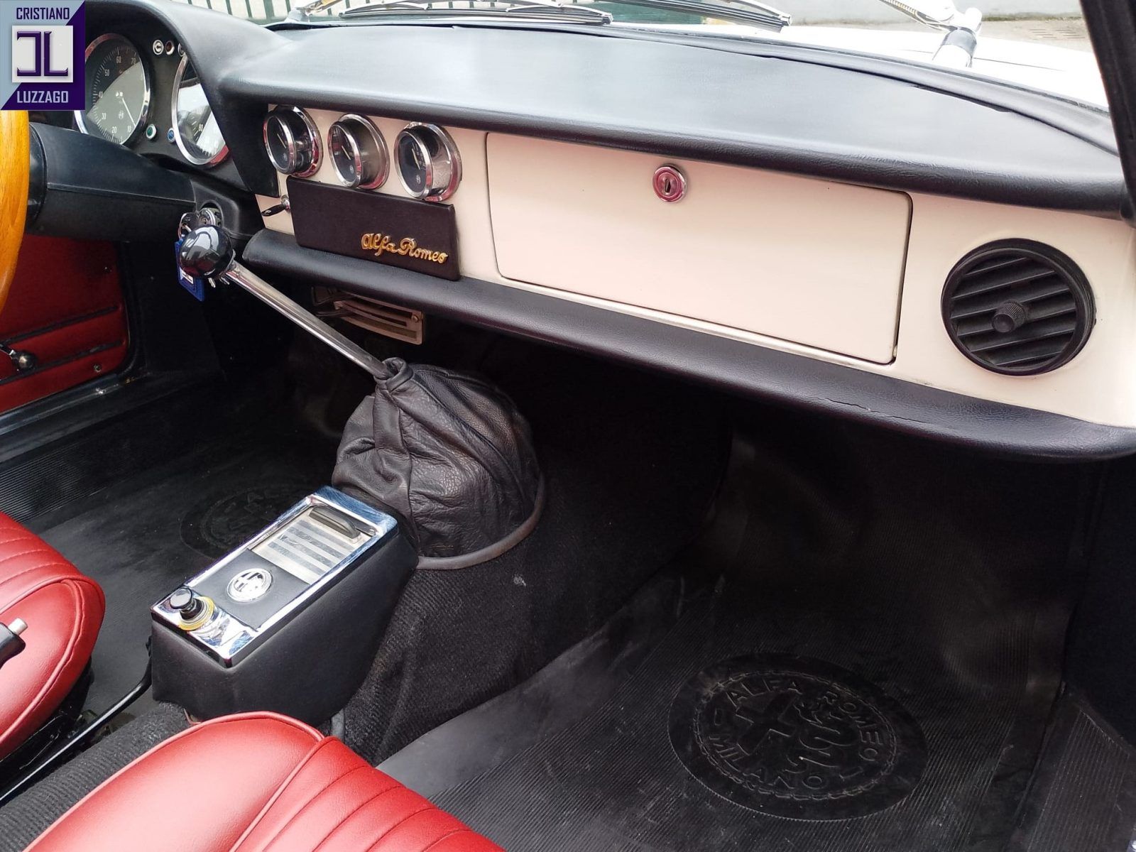Alfa Romeo 1750 Spider Veloce 28