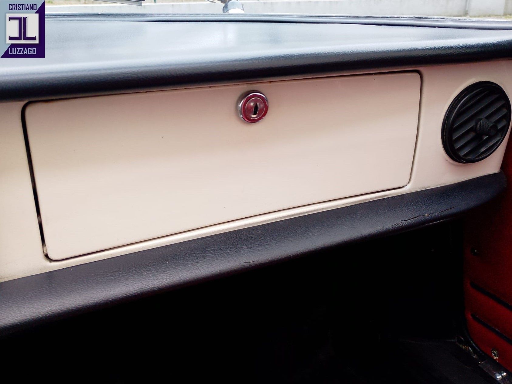 Alfa Romeo 1750 Spider Veloce 32