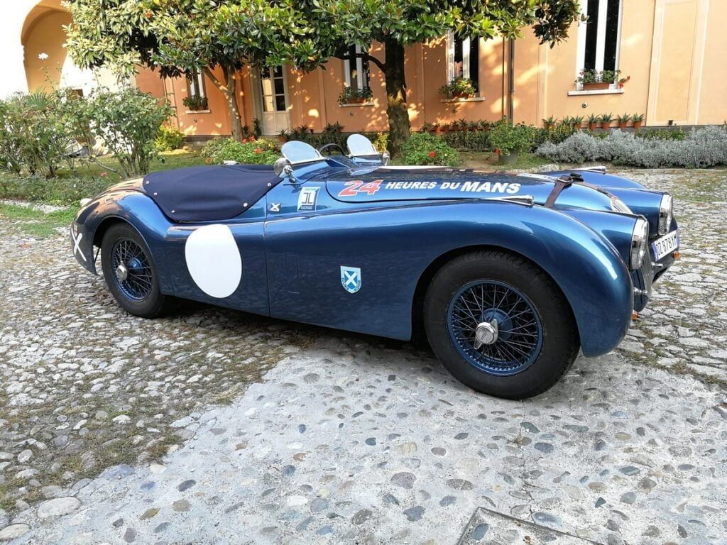 Jaguar Xk 120 Roadster 11