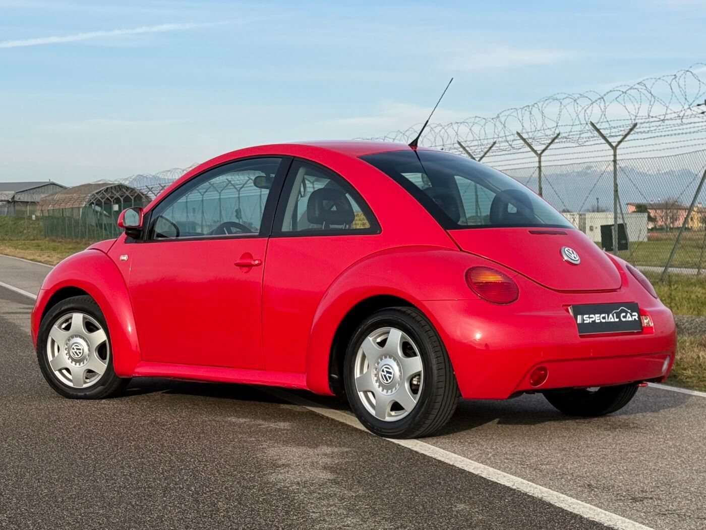 Volkswagen New Beetle 2.0i 116cv UNIPROPRIETARIO 4