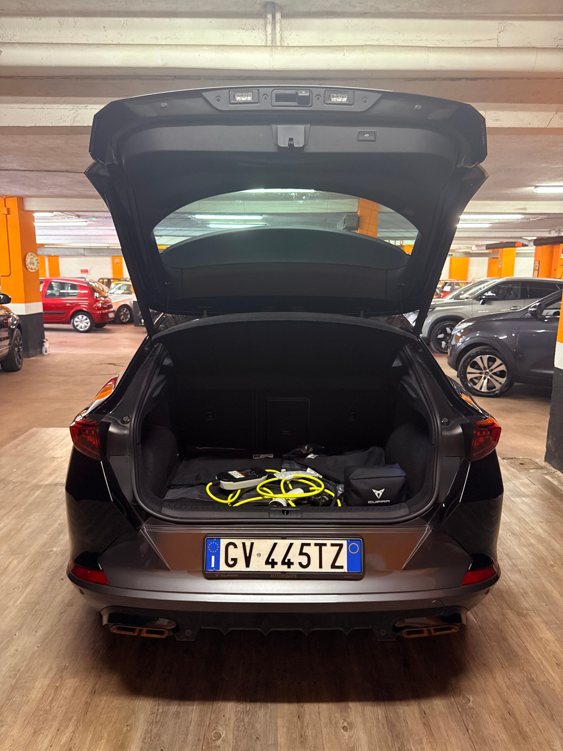 FORMENTOR HYBRID PLUG-IN CON SOLI 36.512 KM 26