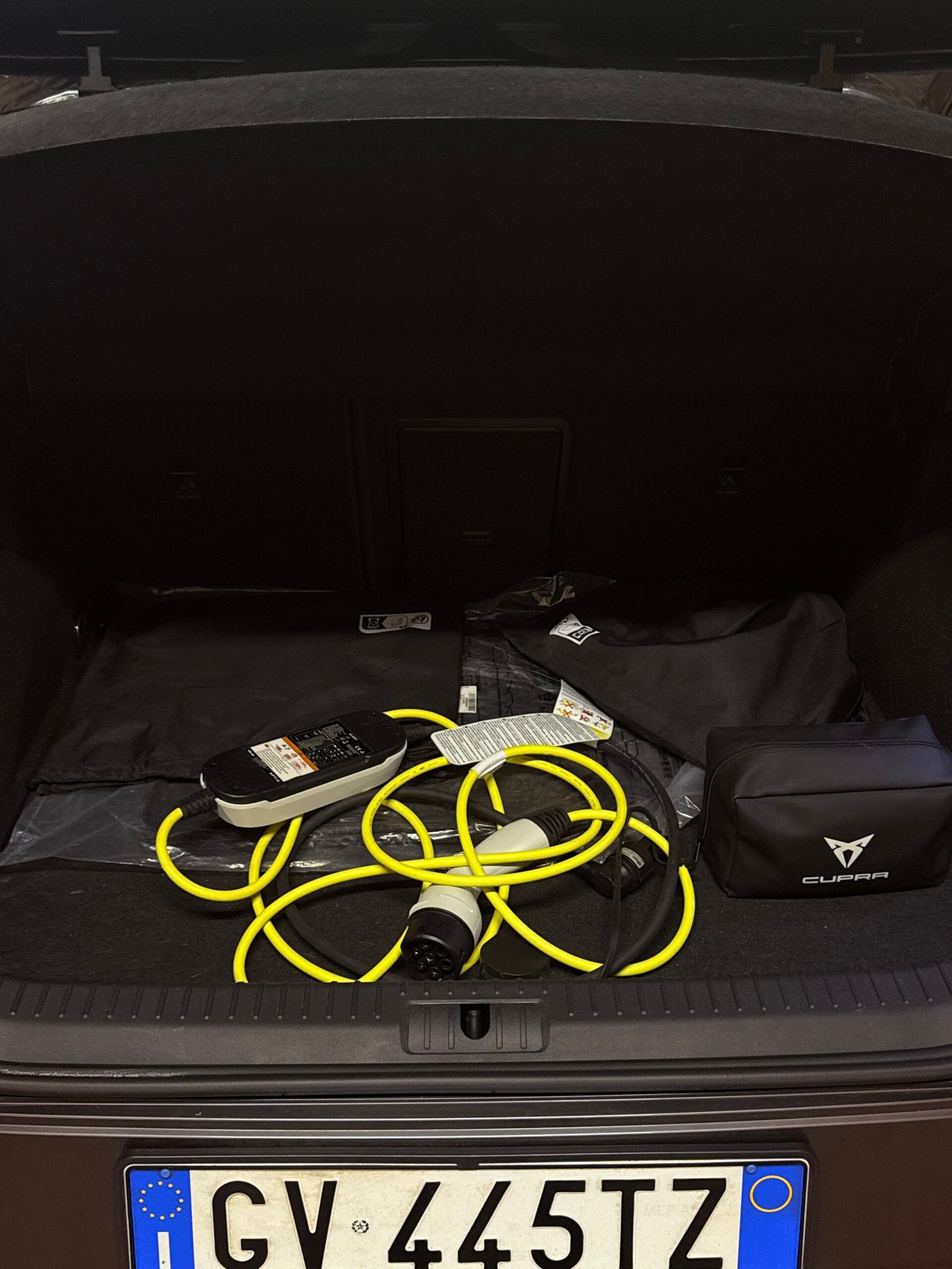 FORMENTOR HYBRID PLUG-IN CON SOLI 36.512 KM 27