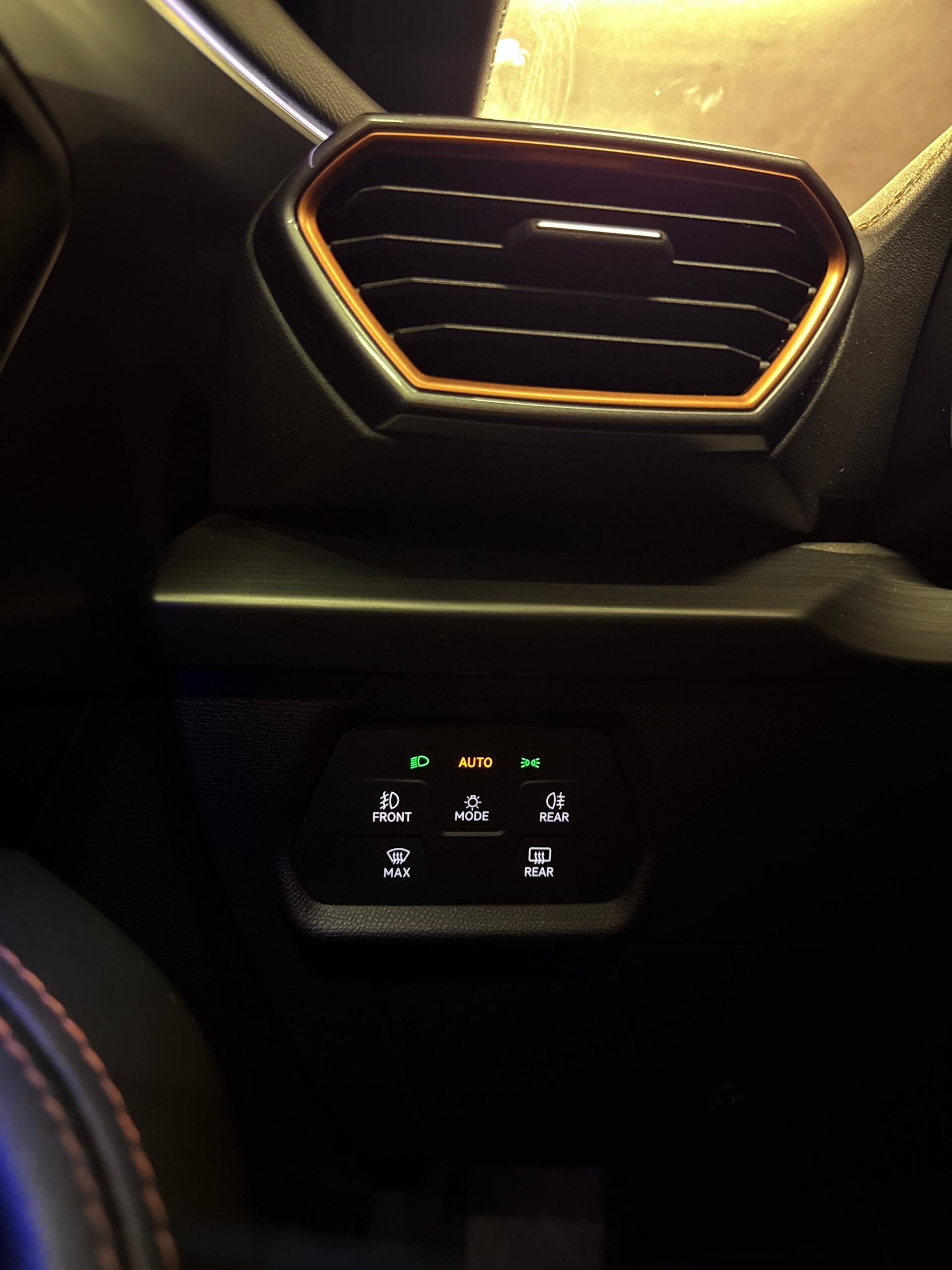 FORMENTOR HYBRID PLUG-IN CON SOLI 36.512 KM 54