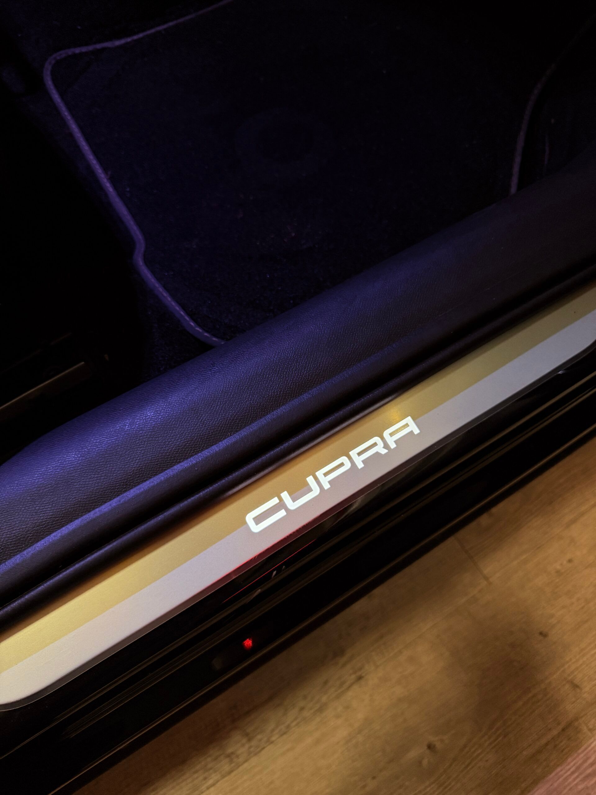 FORMENTOR HYBRID PLUG-IN CON SOLI 36.512 KM 95