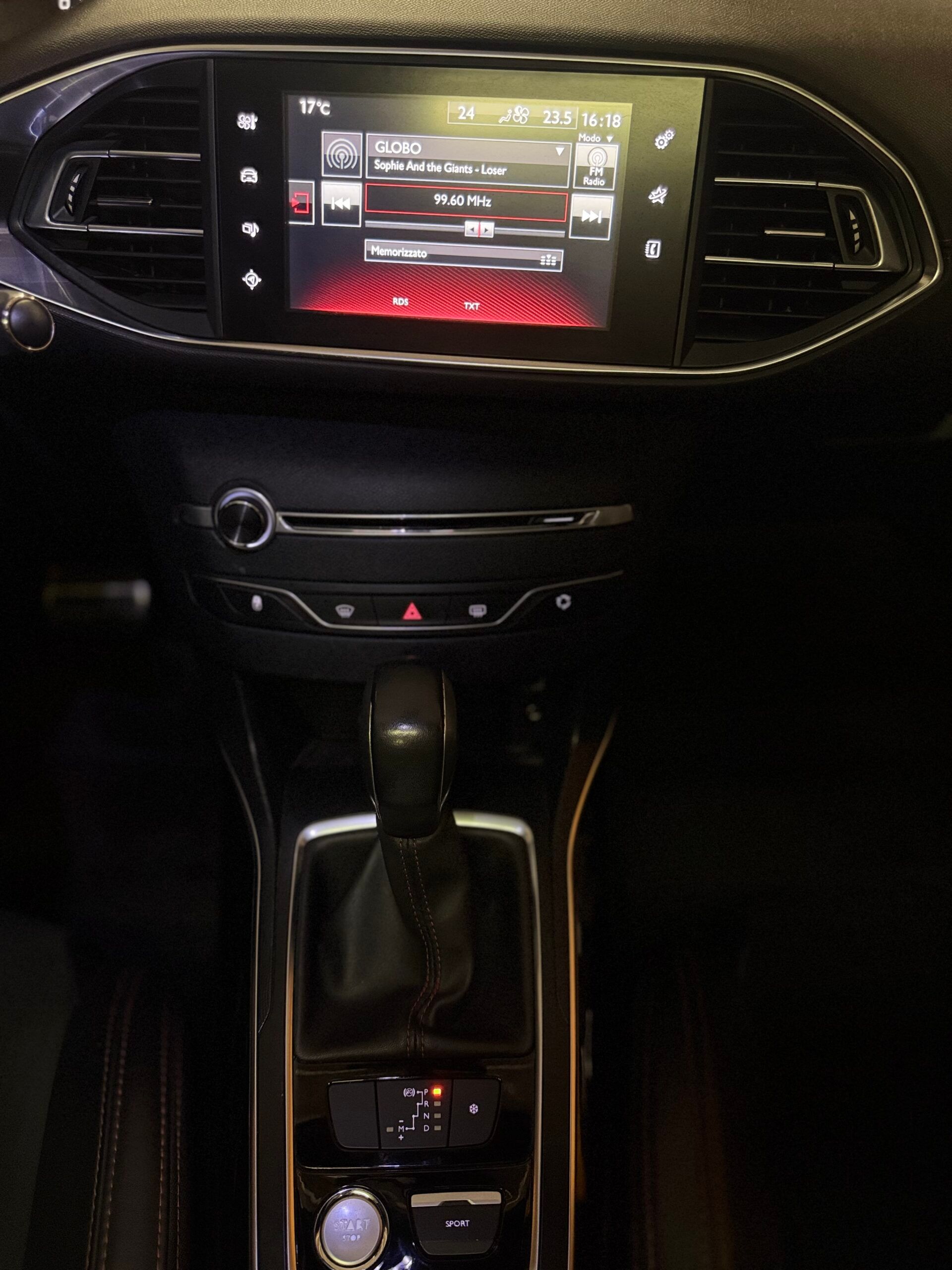 Peugeot 308 GT CON TETTO PANORAMICO CON 128.162 km 44