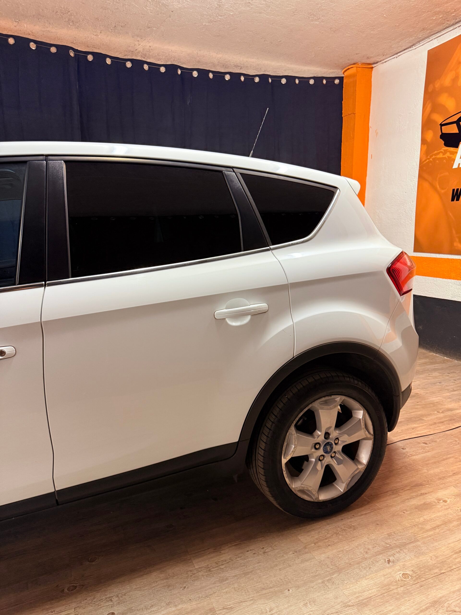 Ford KUGA CON SOLI 39.513 KM 14