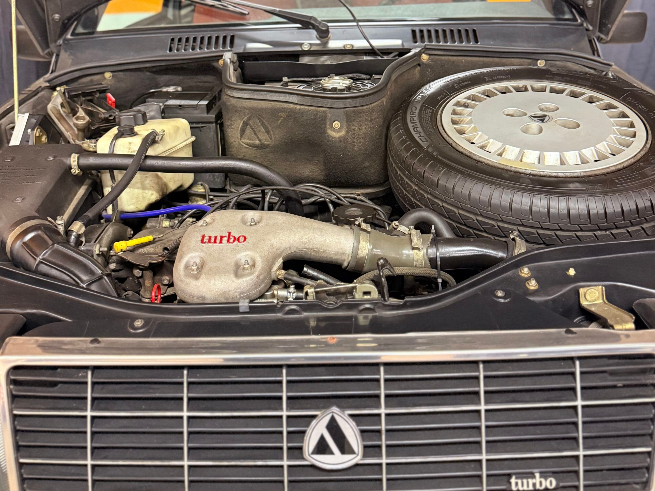 Y10 TURBO IN  CONDIZIONI PARI AL NUOVO, CON SOLI 63.000 KM. 23
