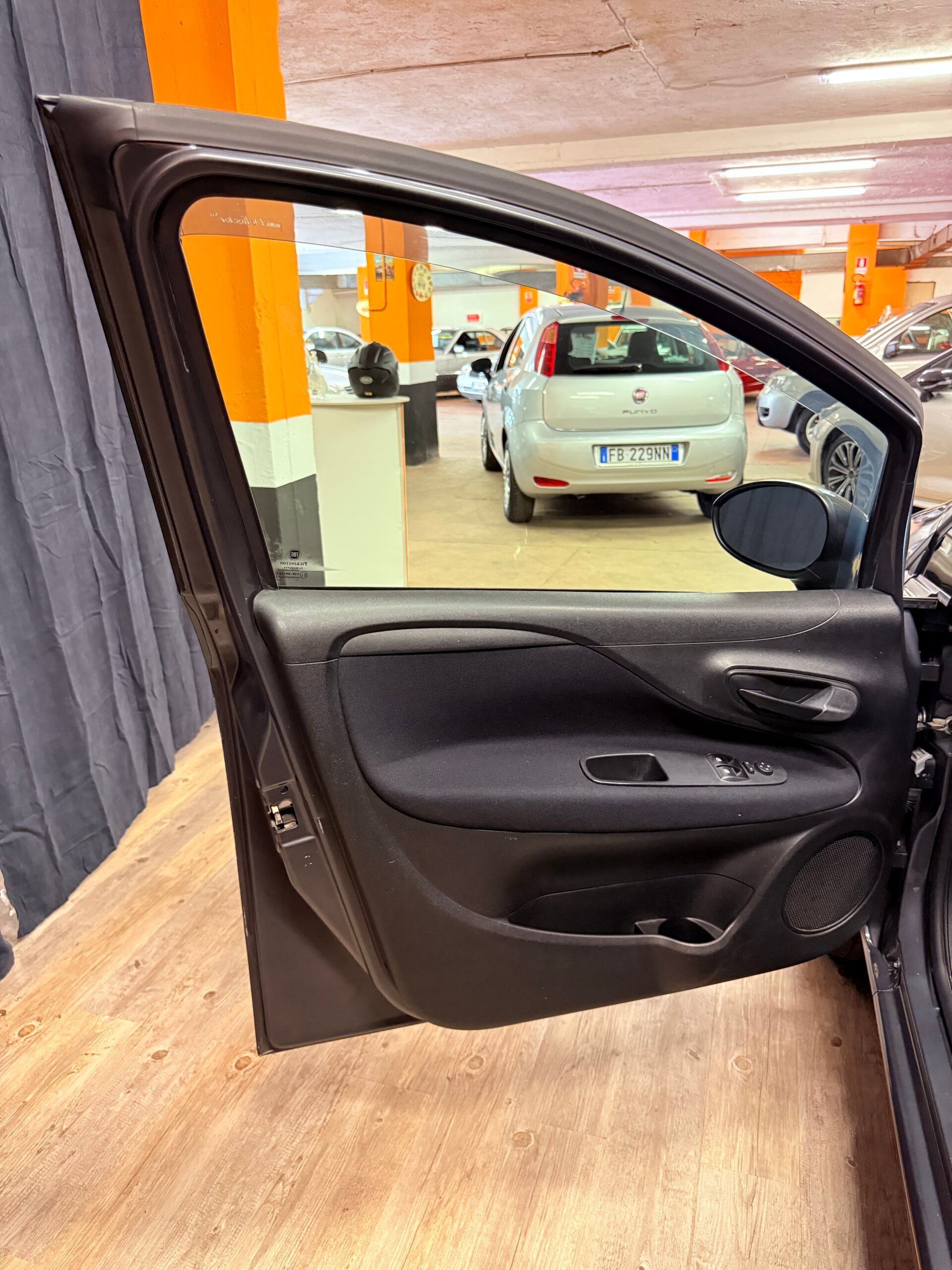 Fiat PUNTO CON SOLI 65.861 KM EURO 6, UNICO PROPRIETARIO 93