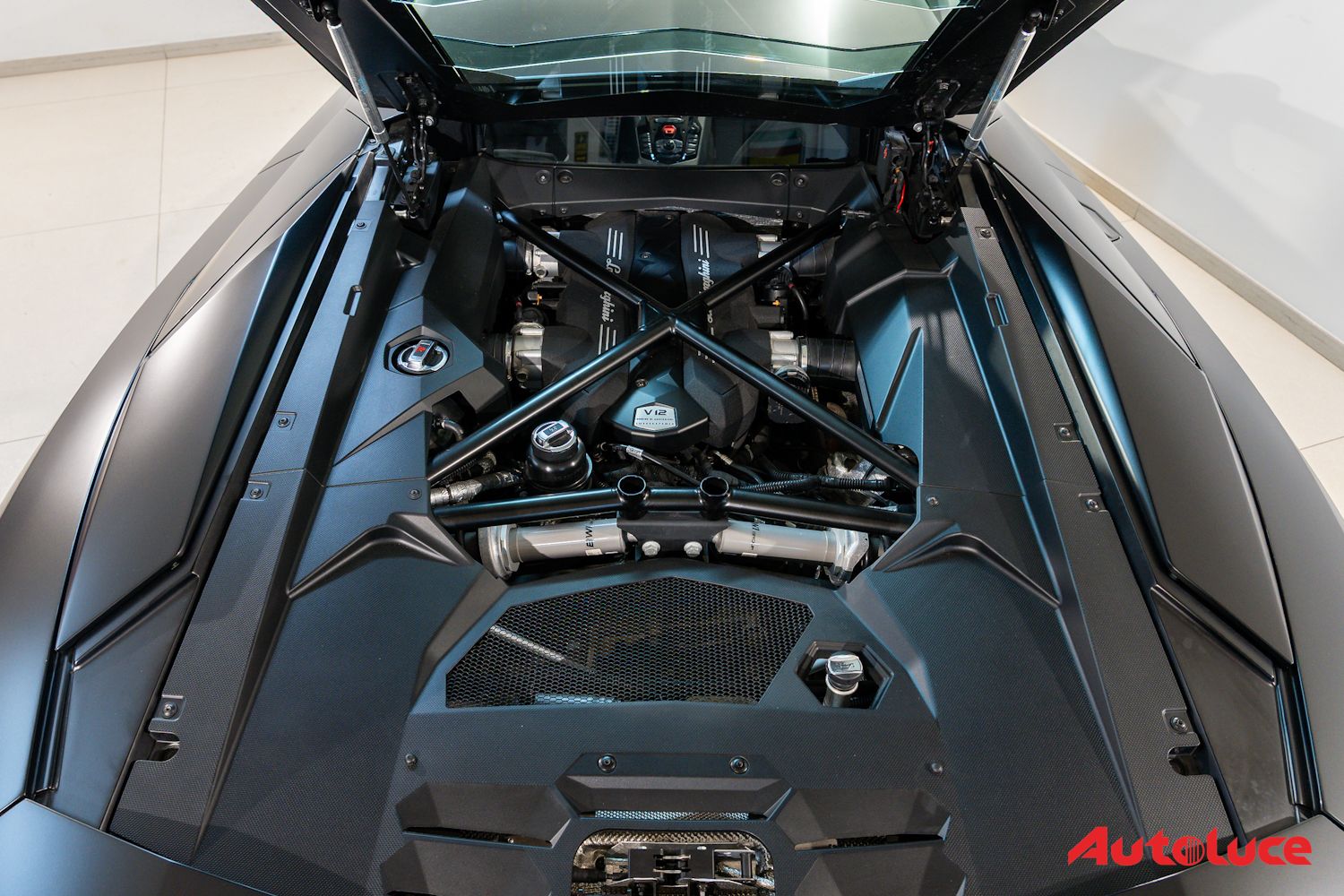 Lamborghini AVENTADOR S 26