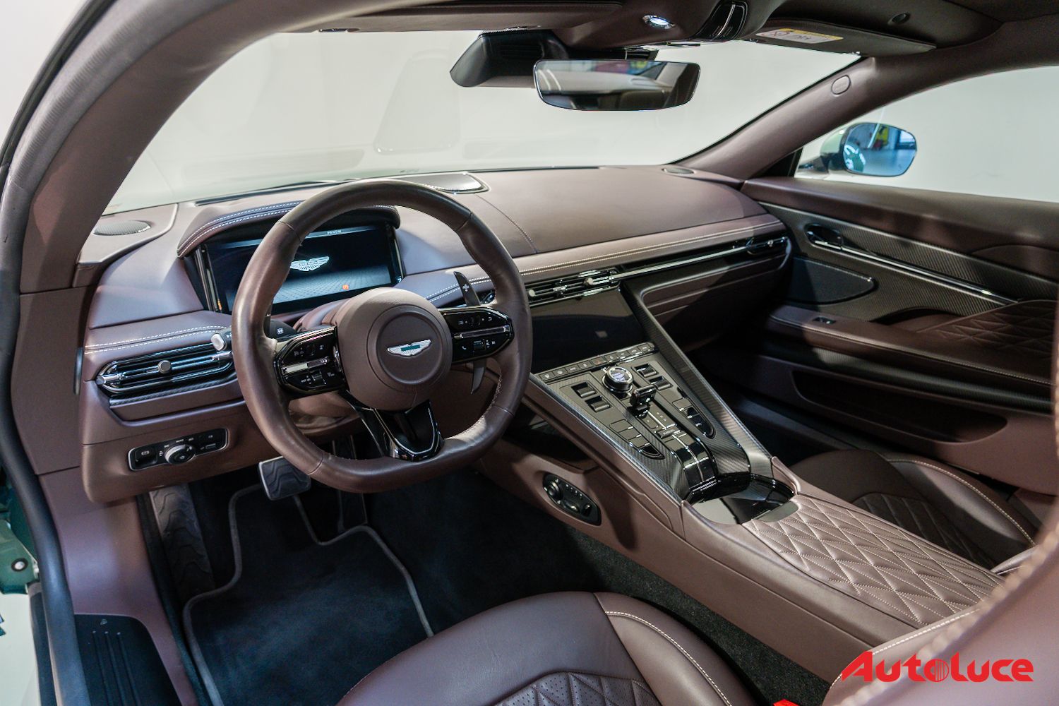 Aston Martin DB12 14