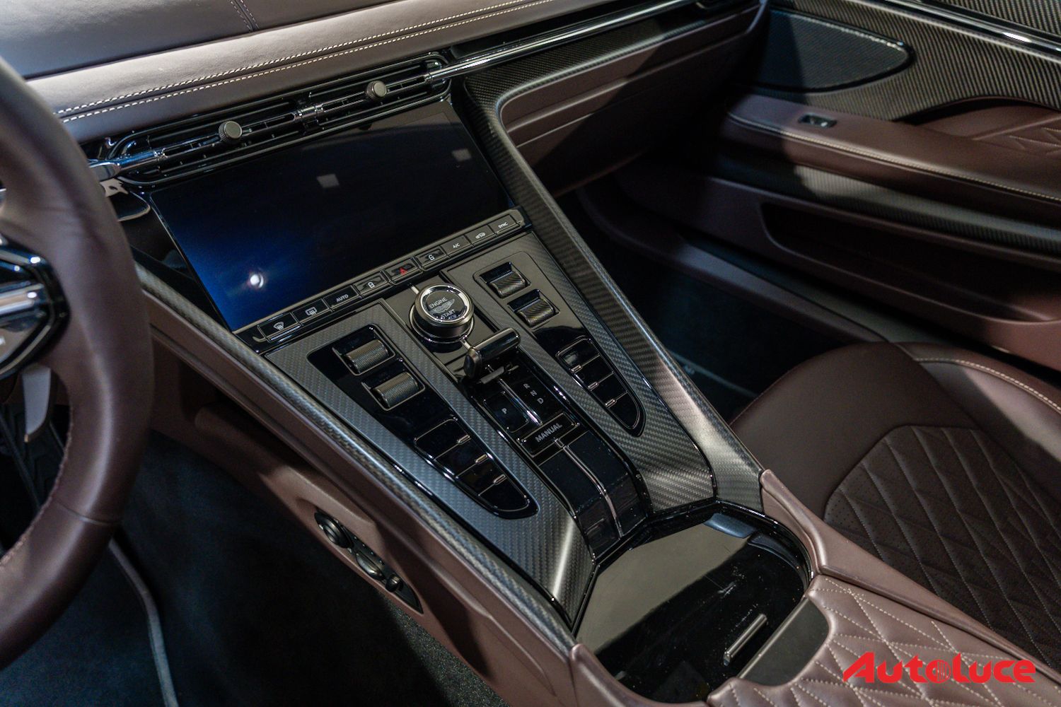 Aston Martin DB12 20