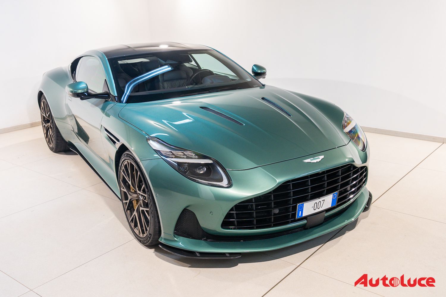 Aston Martin DB12 55