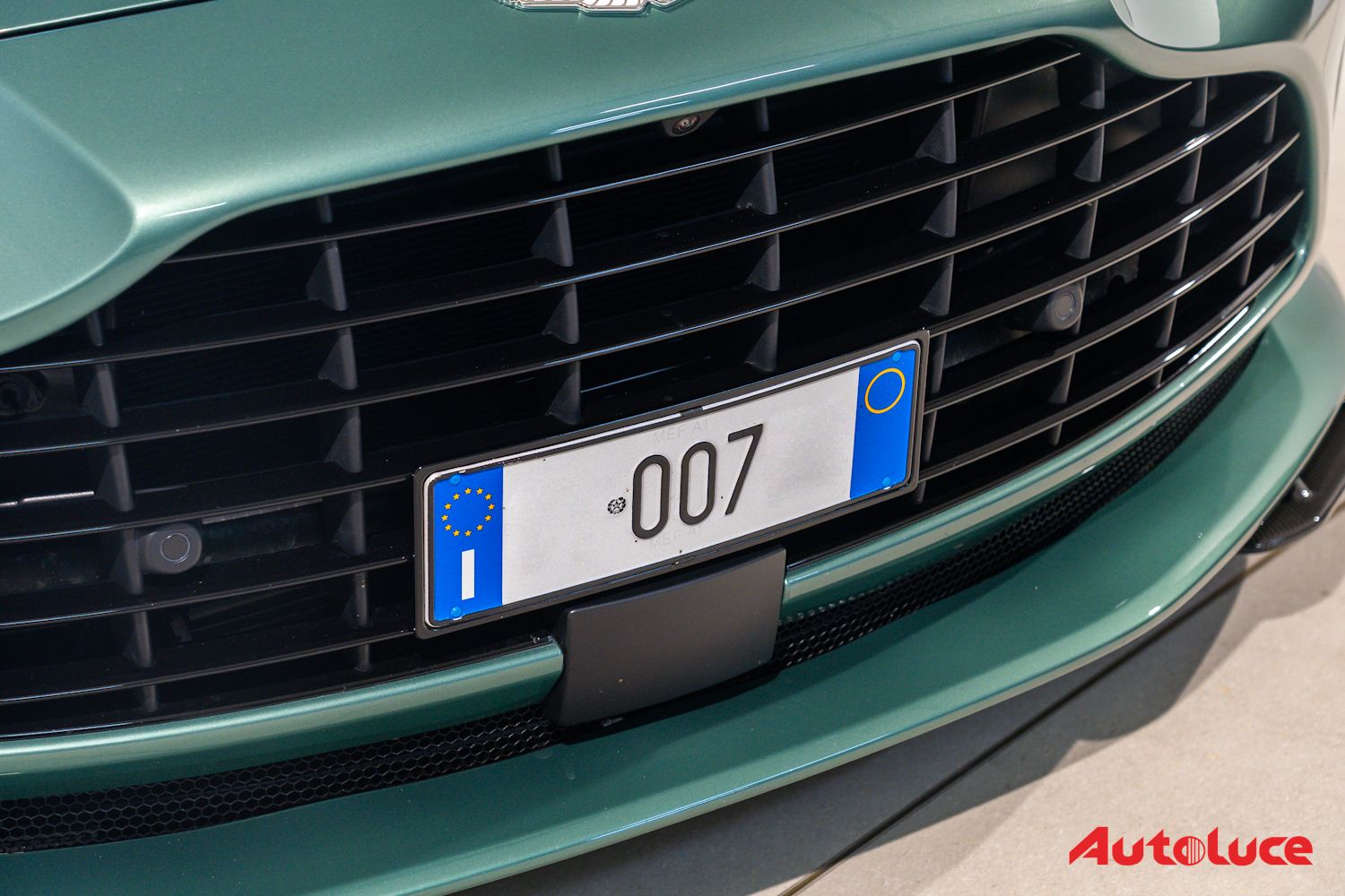 Aston Martin DB12 56