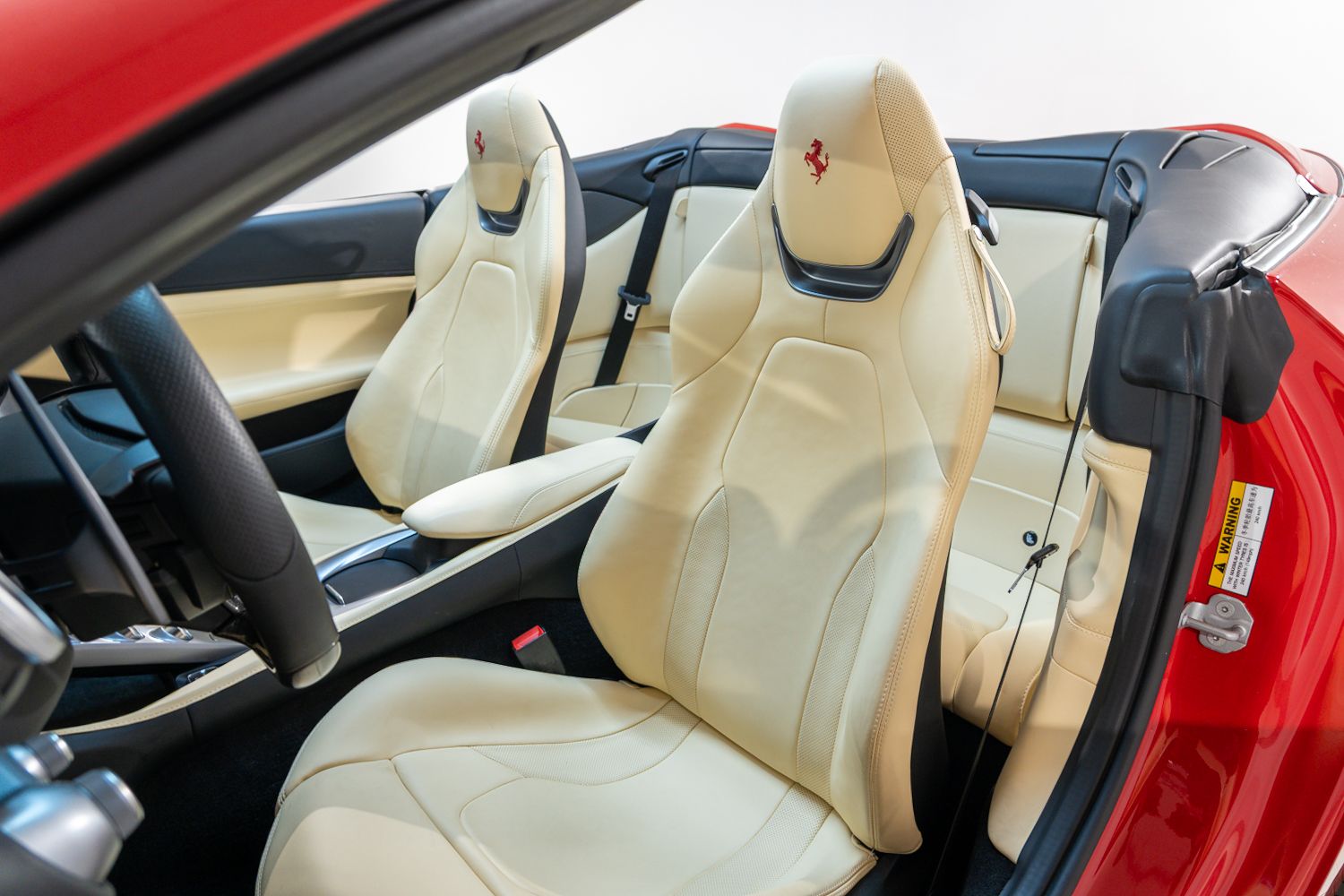 Ferrari PORTOFINO M 16