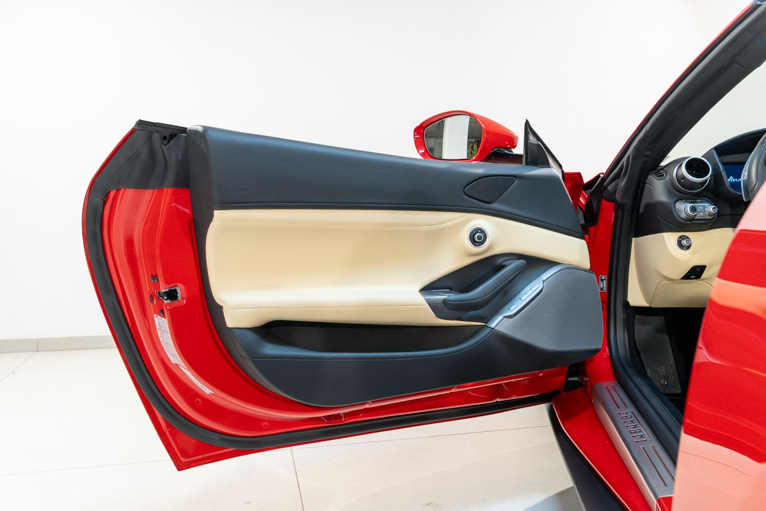 Ferrari PORTOFINO M 27
